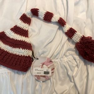 NEW! Red and white knit pom pom hat